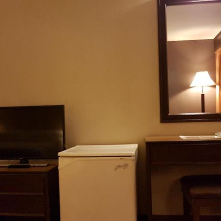 Riviera Mansion Hotel Manila Eksteriør billede